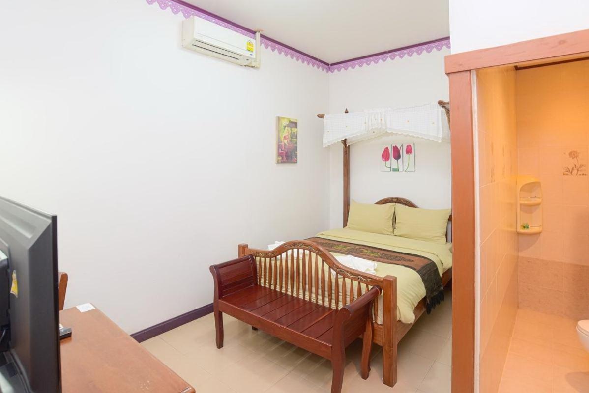 Ban Ao Thong Hotel Trang Exterior foto