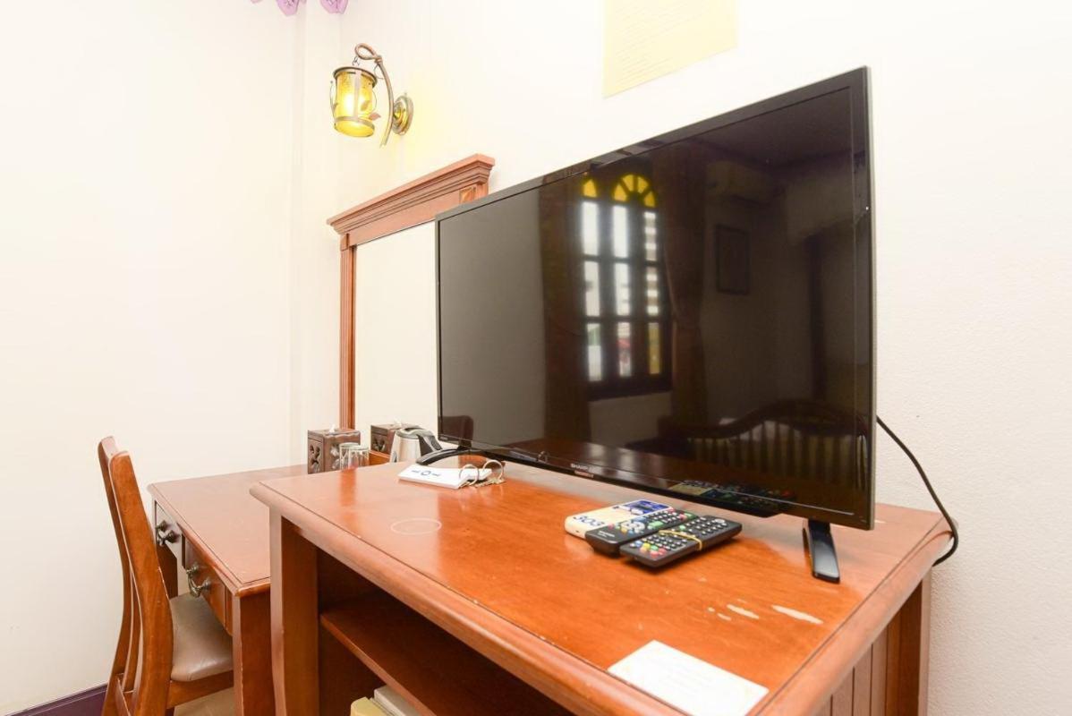 Ban Ao Thong Hotel Trang Exterior foto