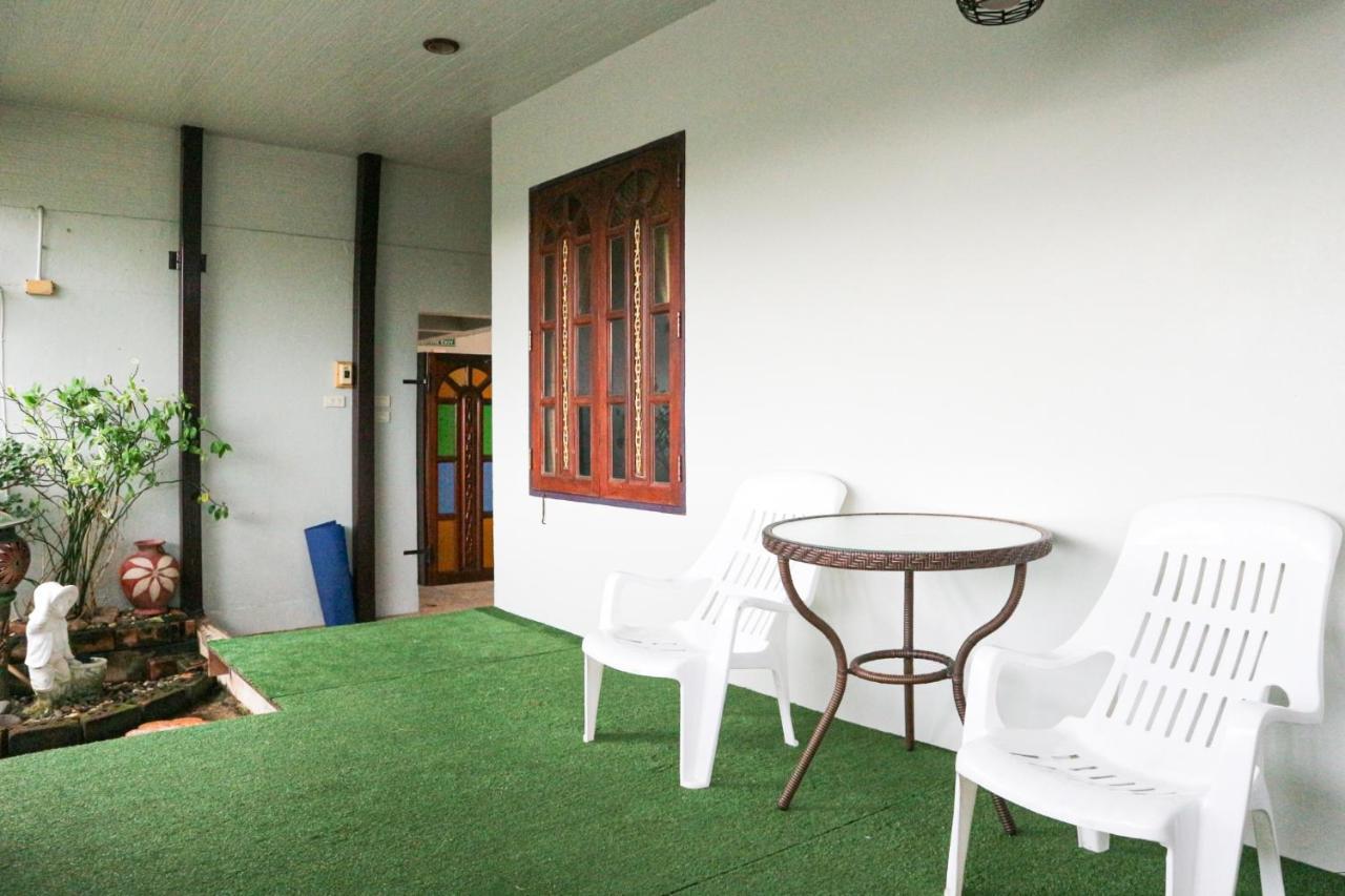Ban Ao Thong Hotel Trang Exterior foto