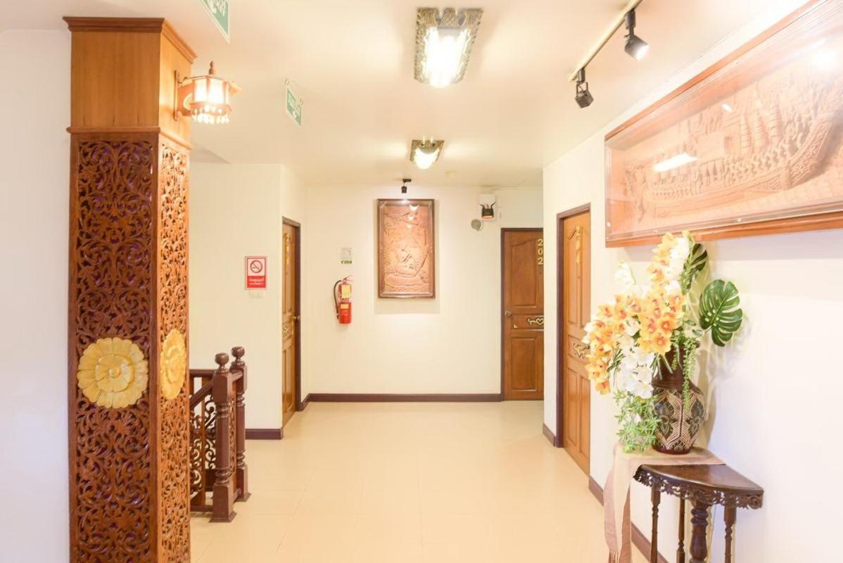 Ban Ao Thong Hotel Trang Exterior foto