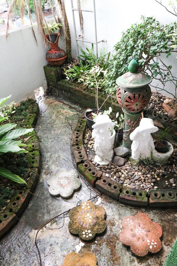 Ban Ao Thong Hotel Trang Exterior foto