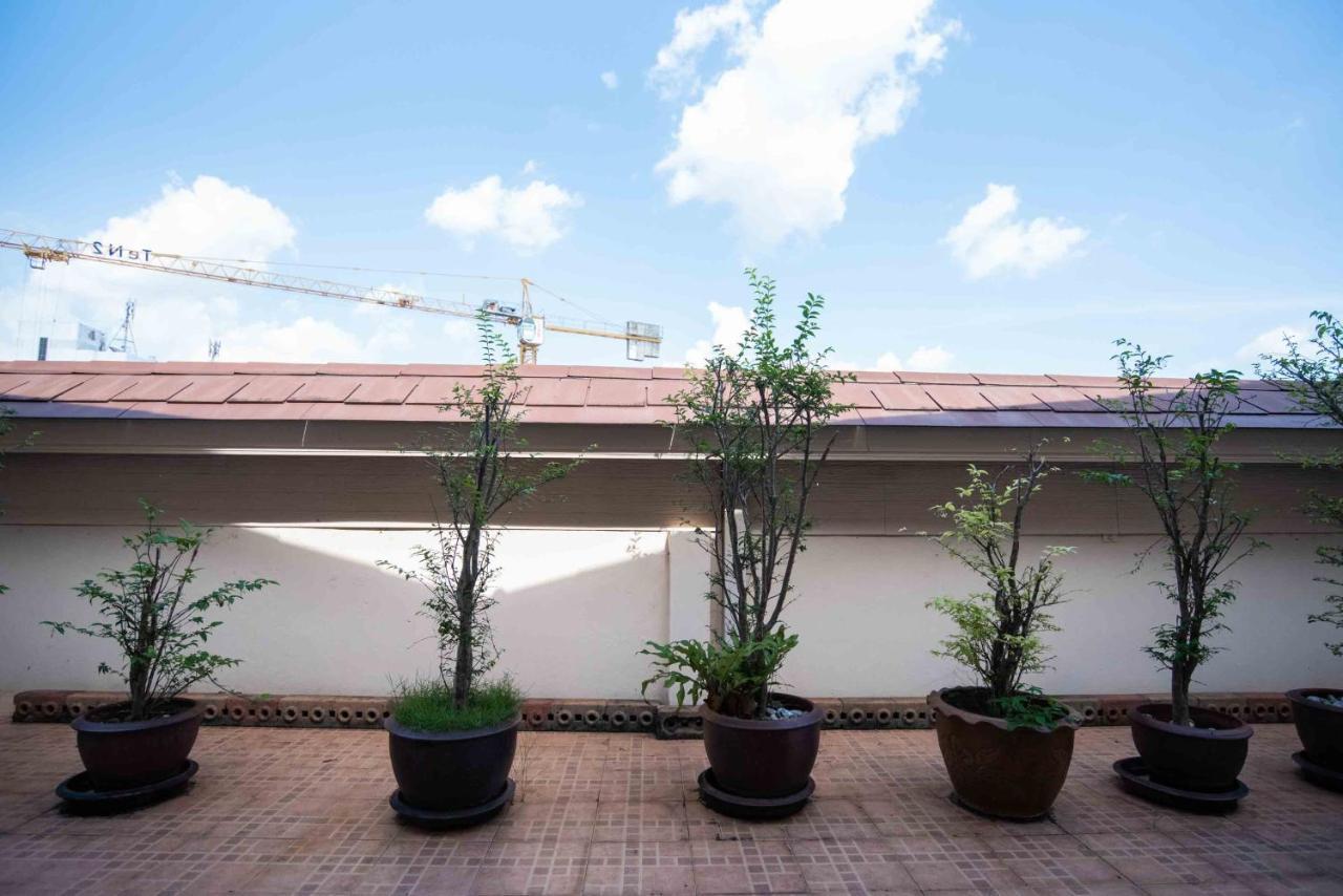 Ban Ao Thong Hotel Trang Exterior foto