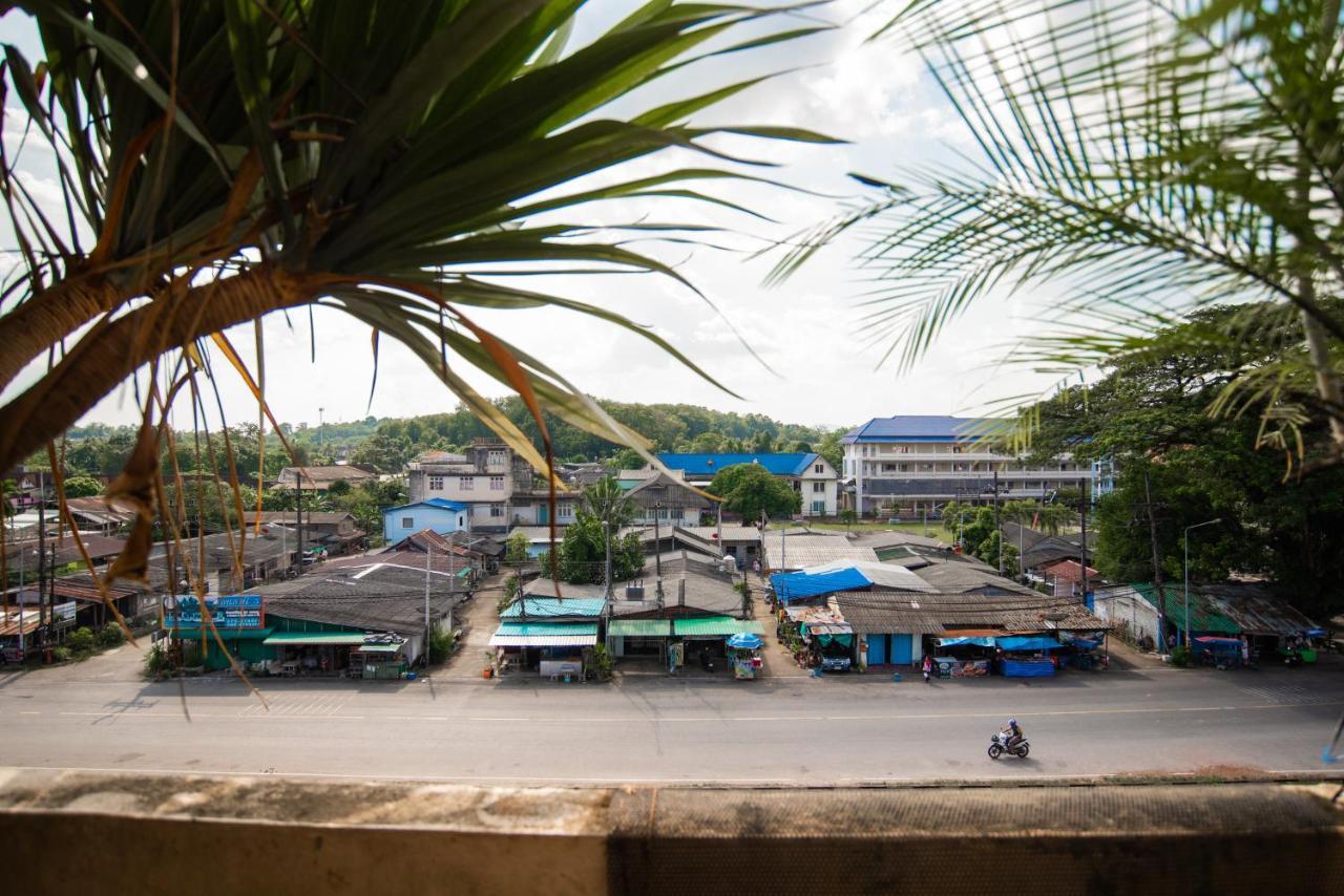 Ban Ao Thong Hotel Trang Exterior foto