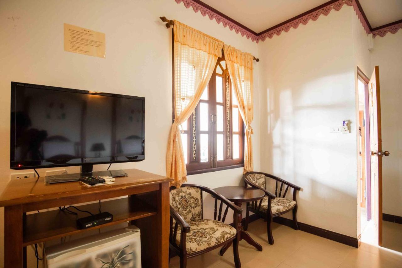 Ban Ao Thong Hotel Trang Exterior foto